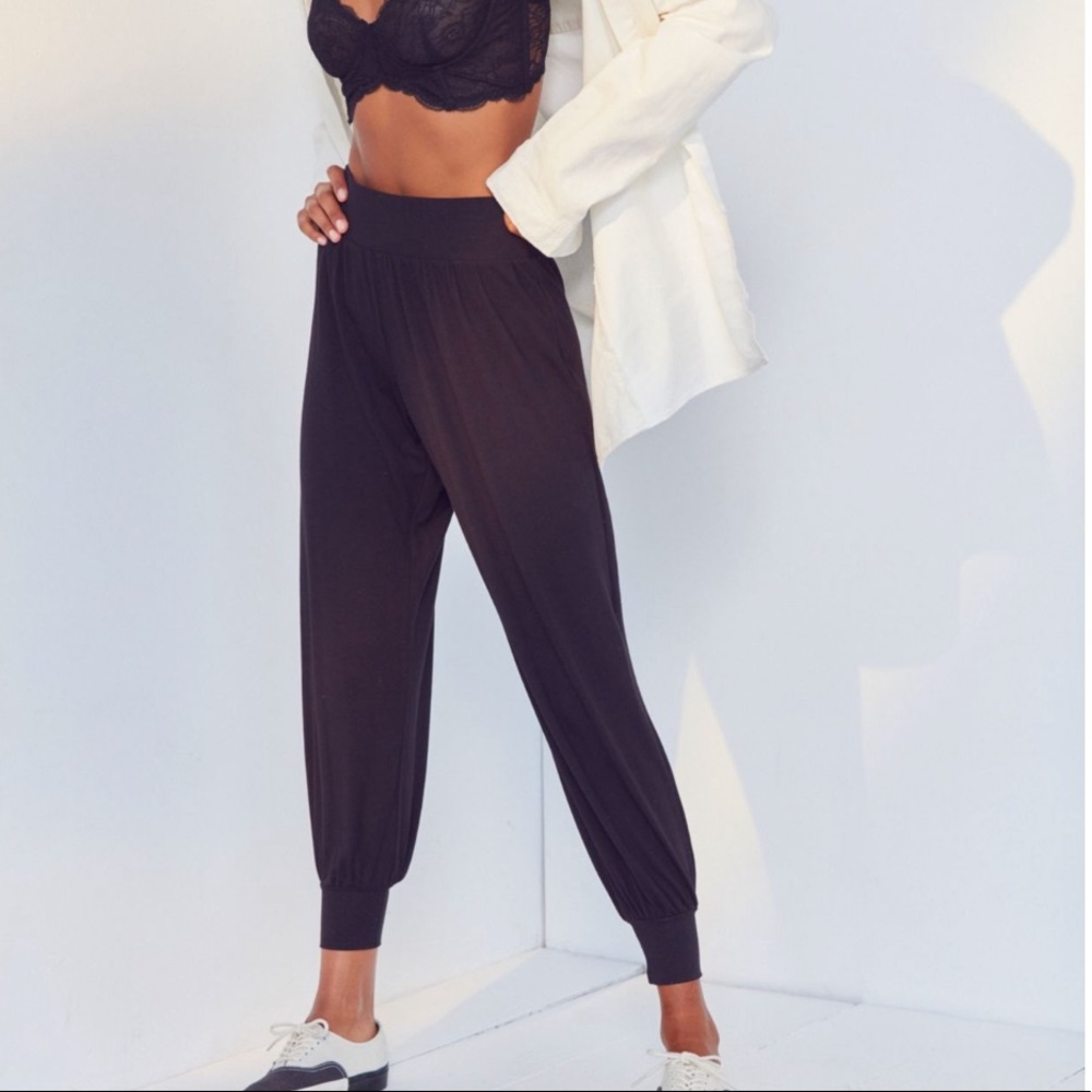 Out from Under Cindy Drape Pant